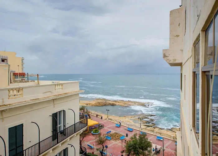 Sliema Skyvue Penthouse With Jacuzzi And Seaviews